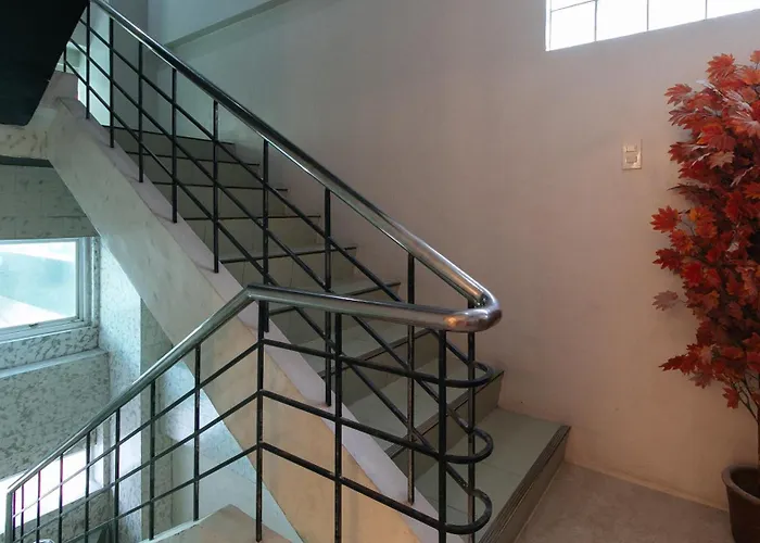 Hotel Reddoorz Near Quiapo Church Manila